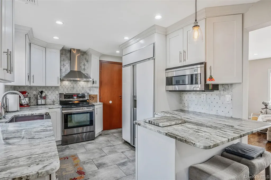 66 Virginia Avenue Oceanside NY 11572