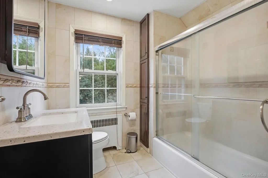 53 Somerset Drive S Great Neck NY 11020