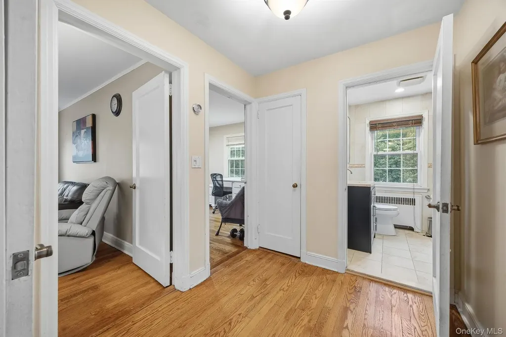 53 Somerset Drive S Great Neck NY 11020