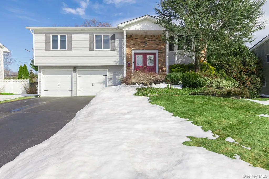 173 Fifty Acre Road S Smithtown NY 11787
