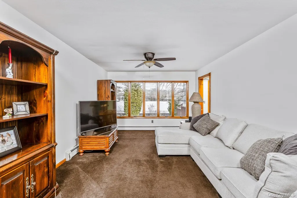 173 Fifty Acre Road S Smithtown NY 11787