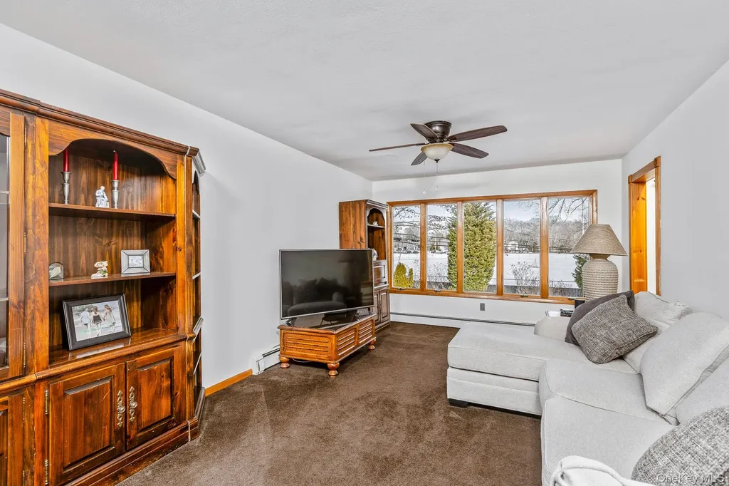 173 Fifty Acre Road S Smithtown NY 11787