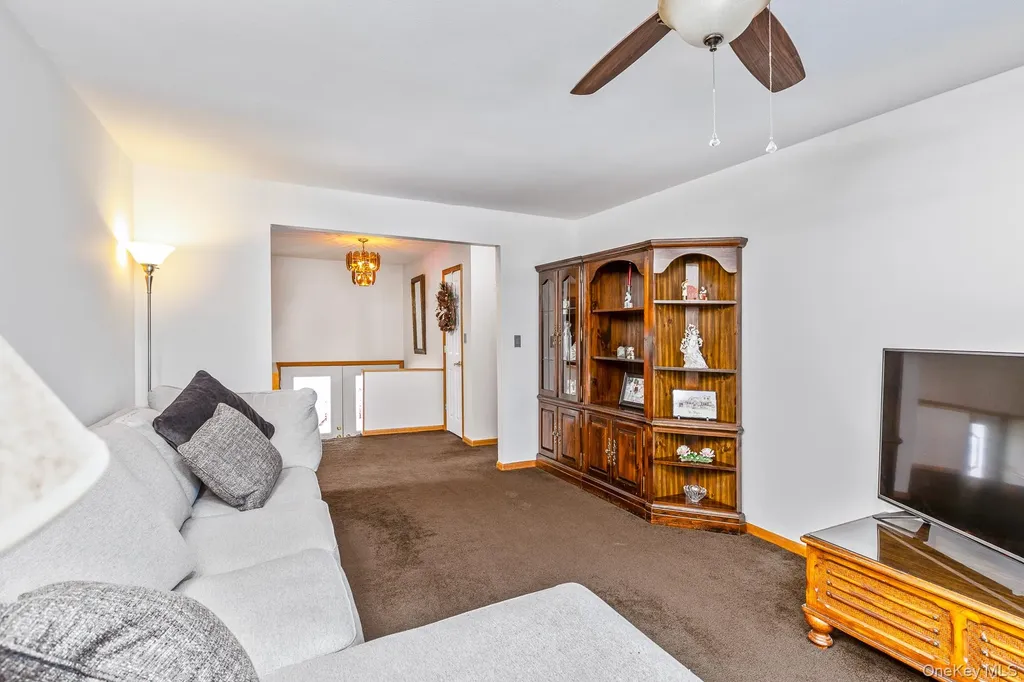 173 Fifty Acre Road S Smithtown NY 11787