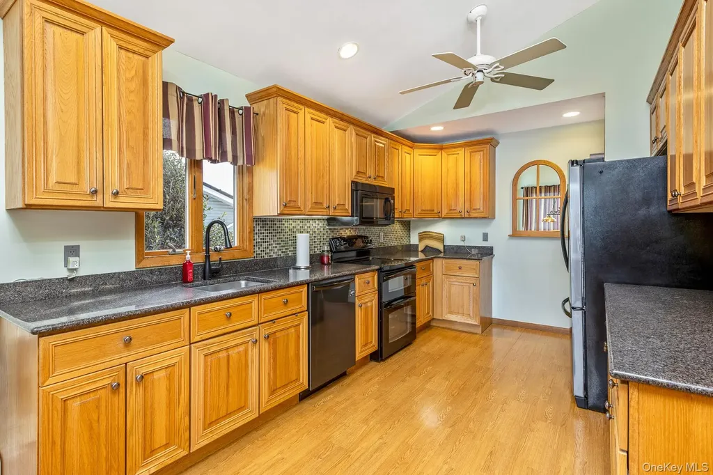 173 Fifty Acre Road S Smithtown NY 11787