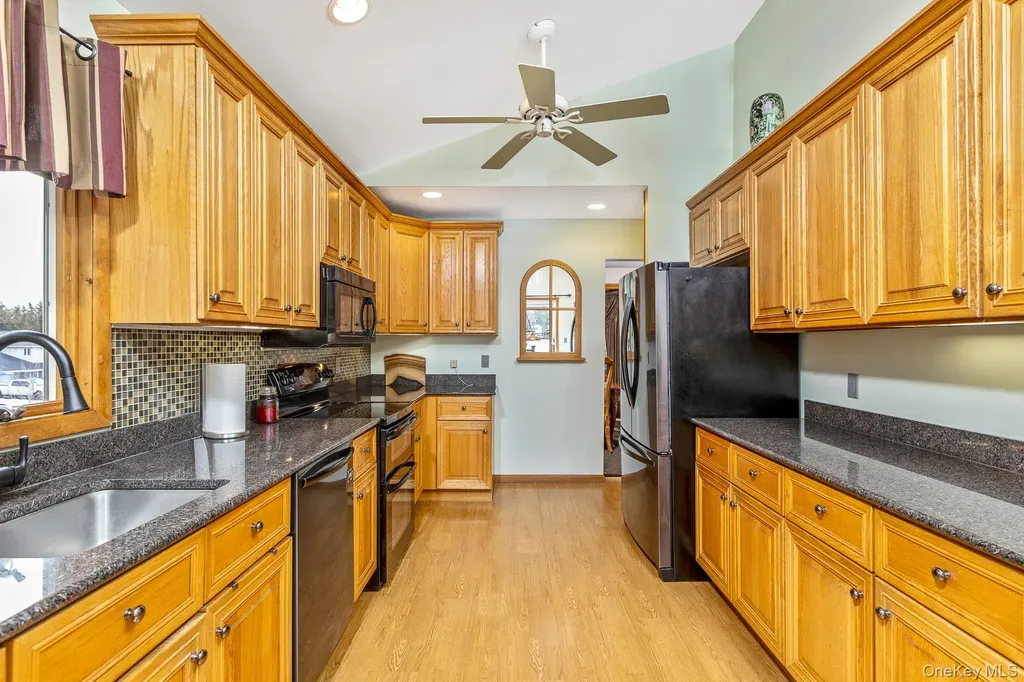 173 Fifty Acre Road S Smithtown NY 11787