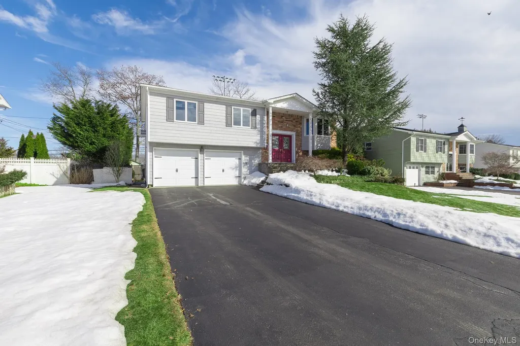 173 Fifty Acre Road S Smithtown NY 11787