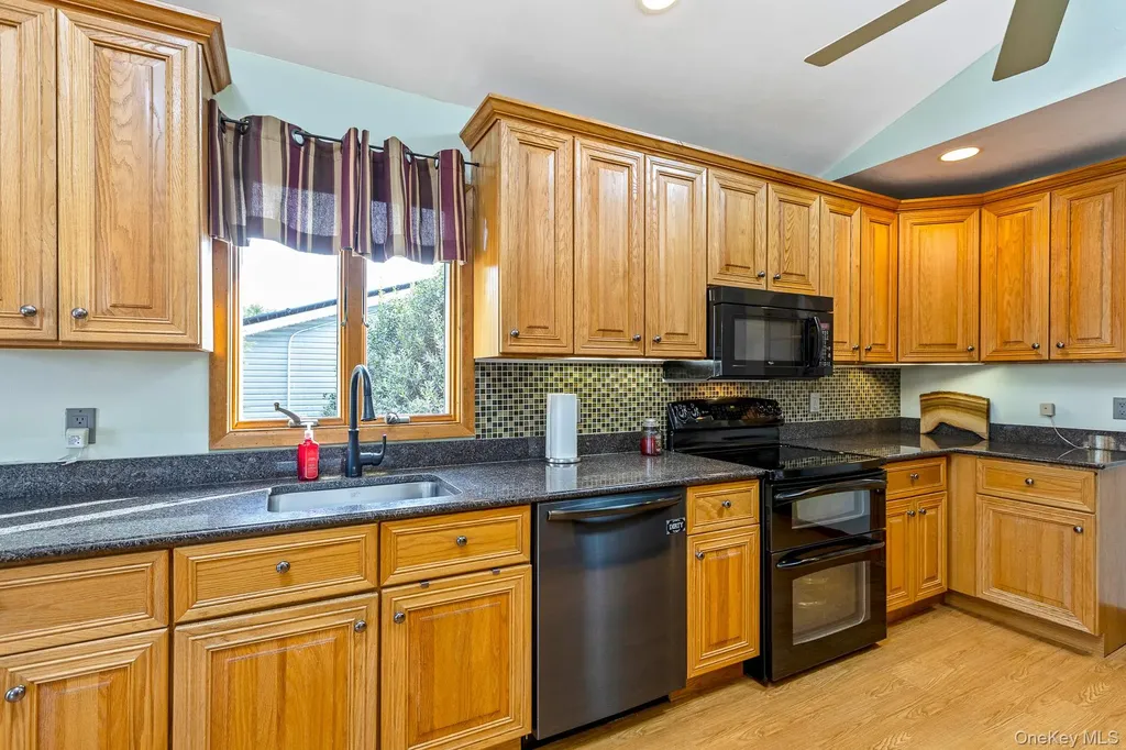 173 Fifty Acre Road S Smithtown NY 11787