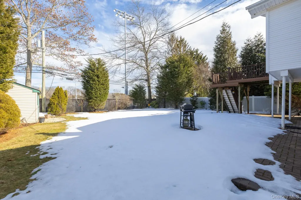 173 Fifty Acre Road S Smithtown NY 11787