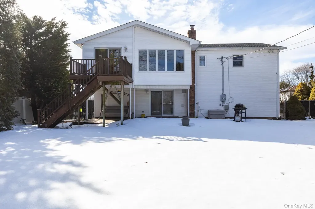 173 Fifty Acre Road S Smithtown NY 11787