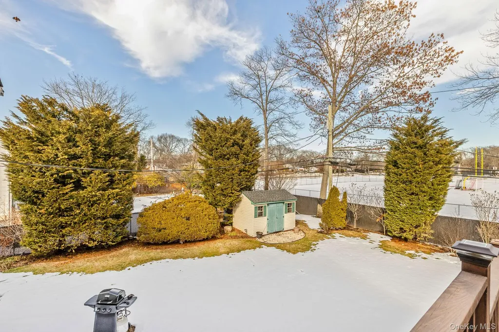 173 Fifty Acre Road S Smithtown NY 11787