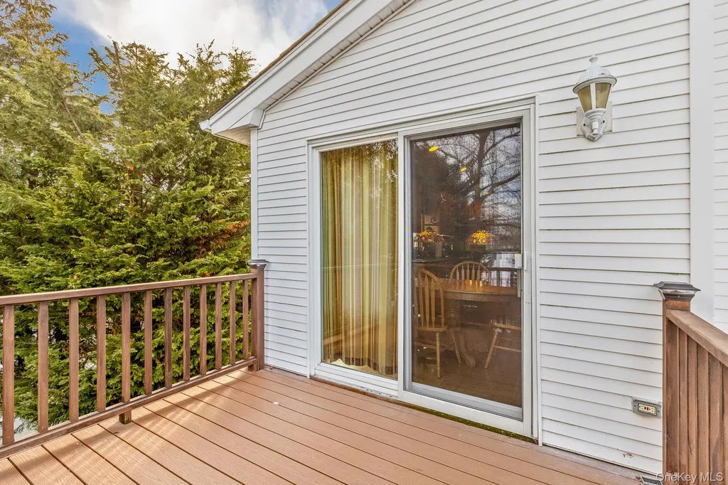 173 Fifty Acre Road S Smithtown NY 11787