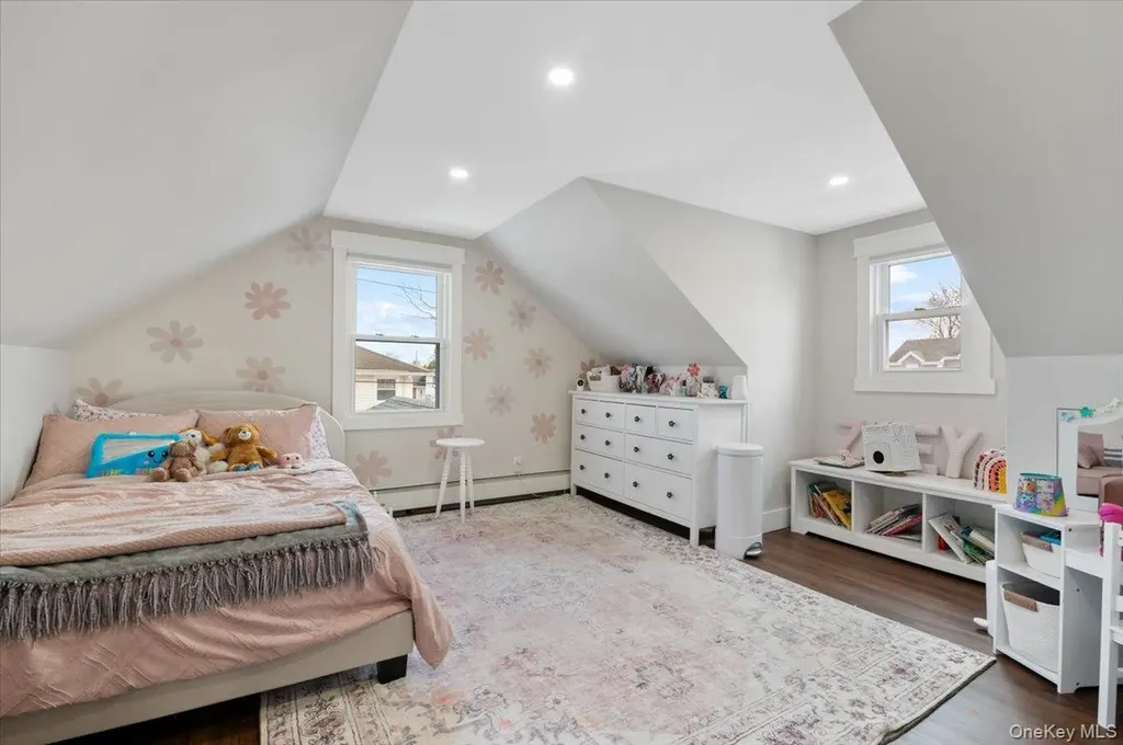 152 Manor Street Plainview NY 11803