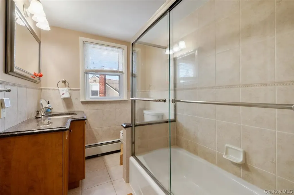 152 Manor Street Plainview NY 11803