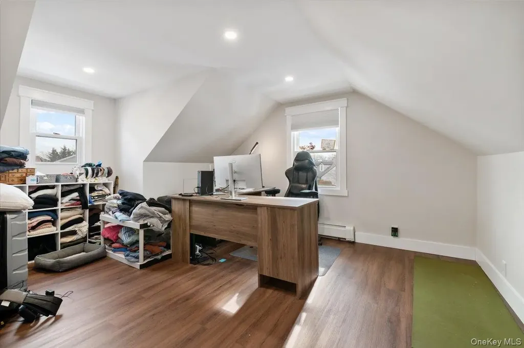 152 Manor Street Plainview NY 11803