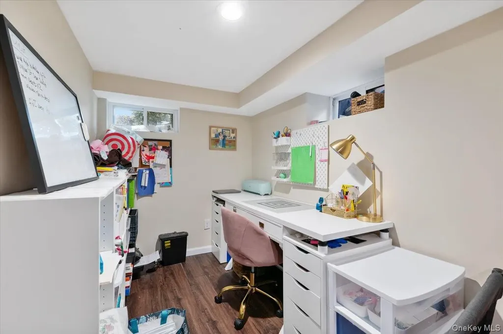 152 Manor Street Plainview NY 11803