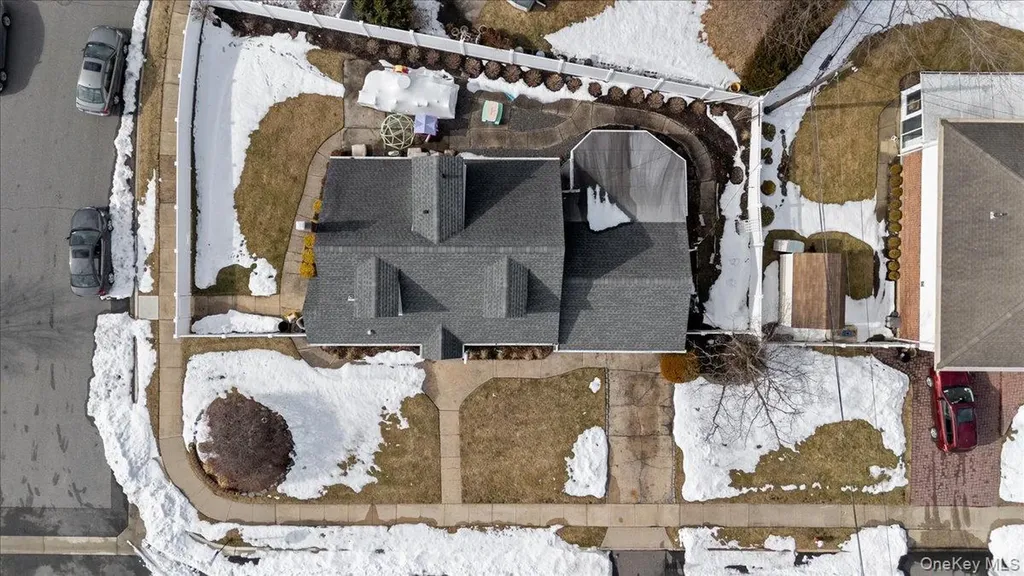 152 Manor Street Plainview NY 11803