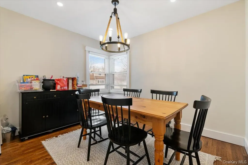 152 Manor Street Plainview NY 11803