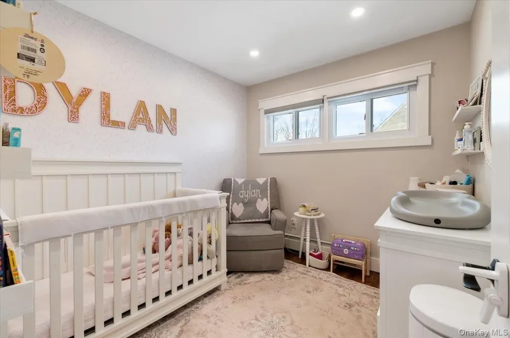 152 Manor Street Plainview NY 11803