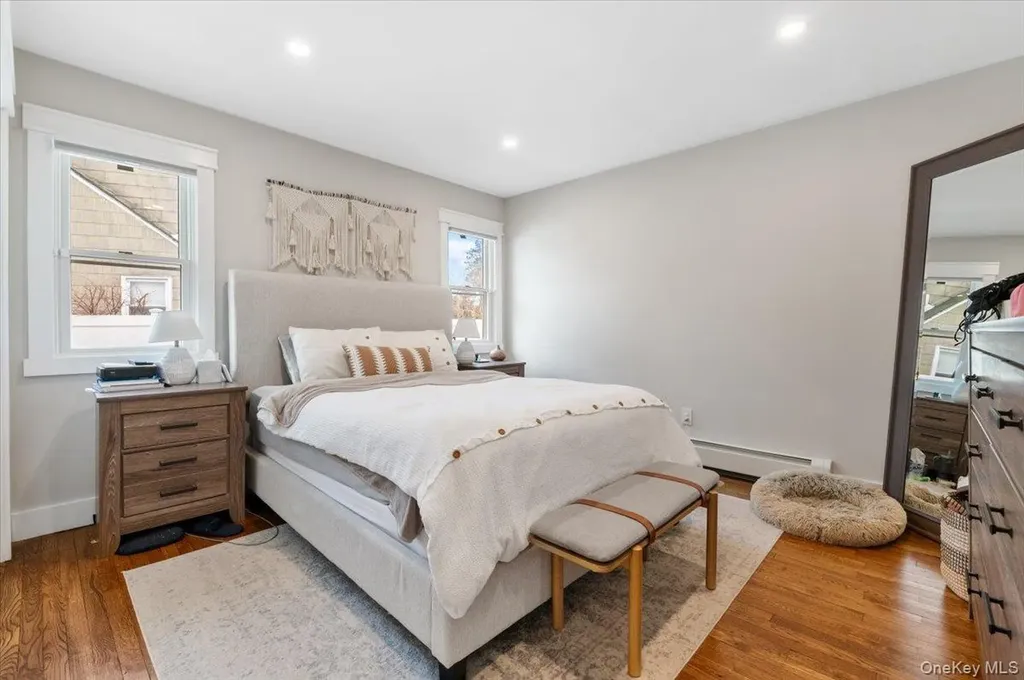 152 Manor Street Plainview NY 11803