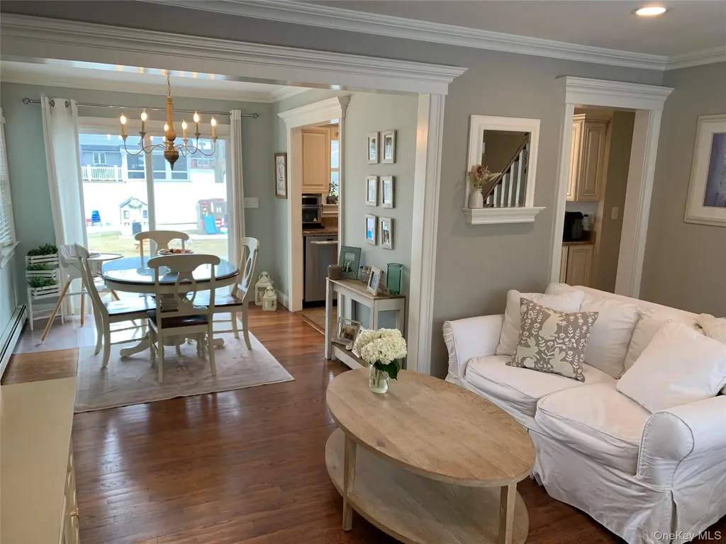 6 Robinson Street Shoreham NY 11786
