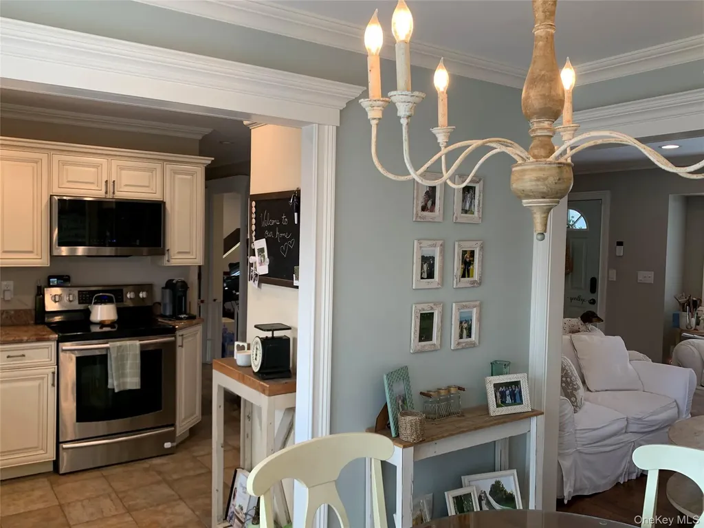6 Robinson Street Shoreham NY 11786