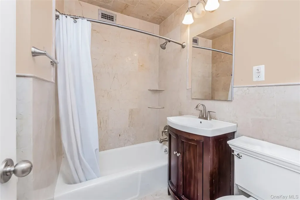 2500 Johnson Avenue Bronx NY 10463
