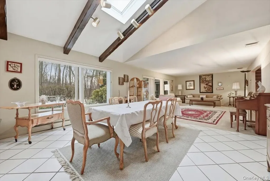 85 Hickory Drive East Hills NY 11576