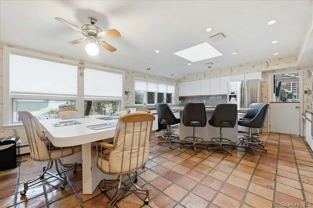 85 Hickory Drive East Hills NY 11576