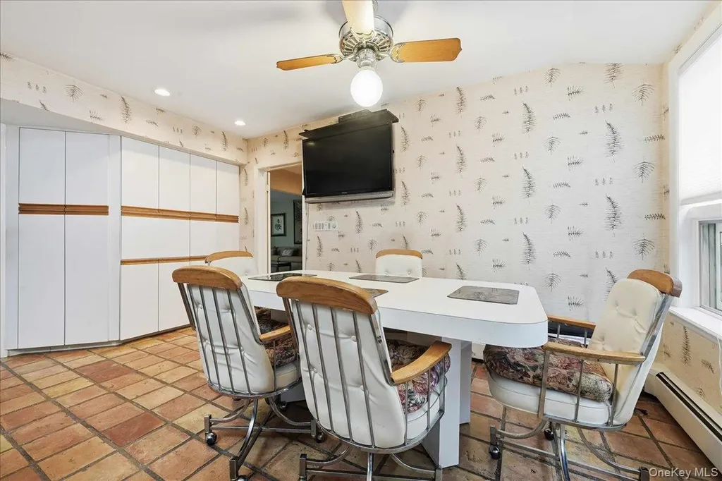 85 Hickory Drive East Hills NY 11576