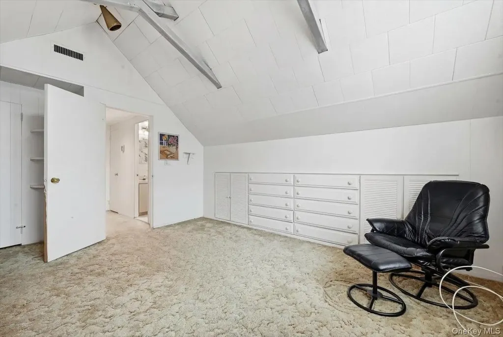 85 Hickory Drive East Hills NY 11576