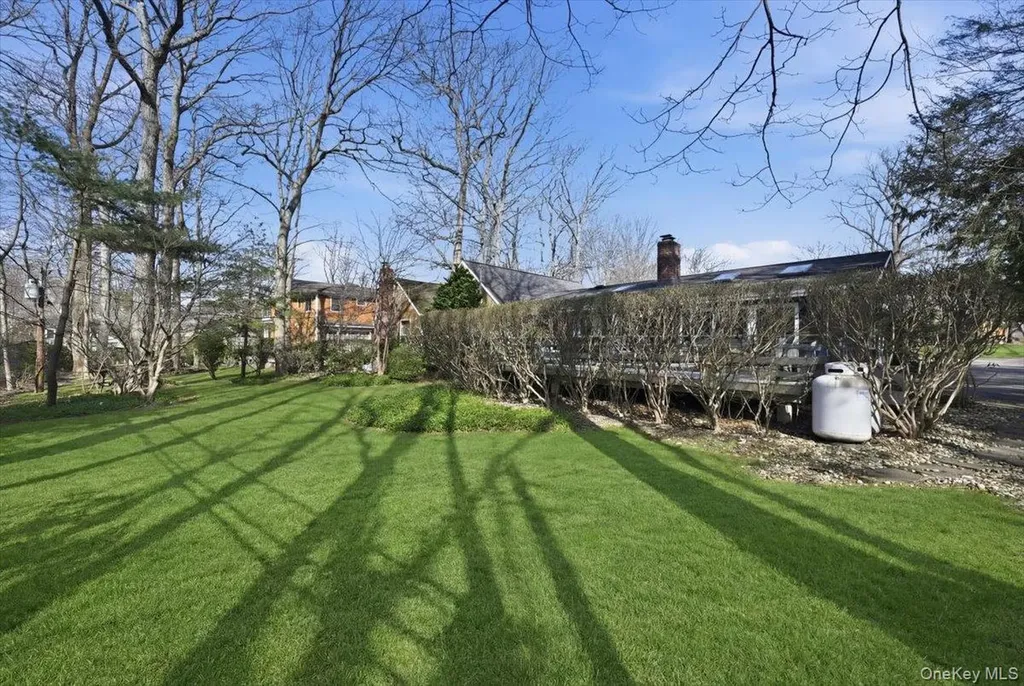 85 Hickory Drive East Hills NY 11576
