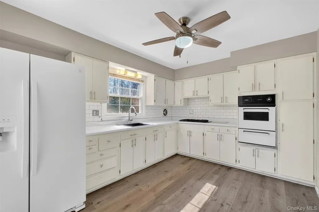 19 Split Tree Drive New Windsor NY 12553