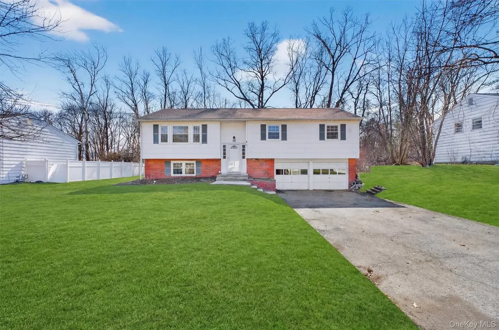 19 Split Tree Drive New Windsor NY 12553