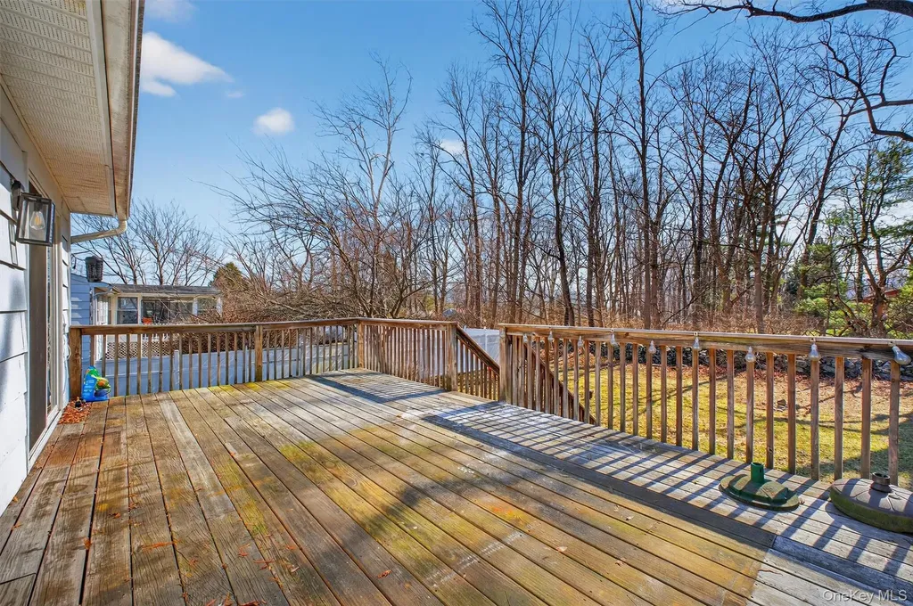 19 Split Tree Drive New Windsor NY 12553