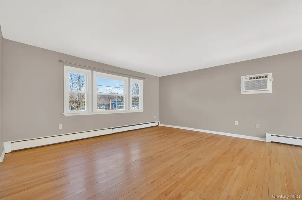 19 Split Tree Drive New Windsor NY 12553