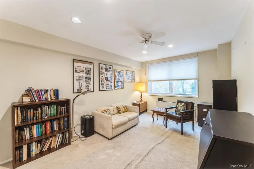 1 Kensington Gate Great Neck NY 11021