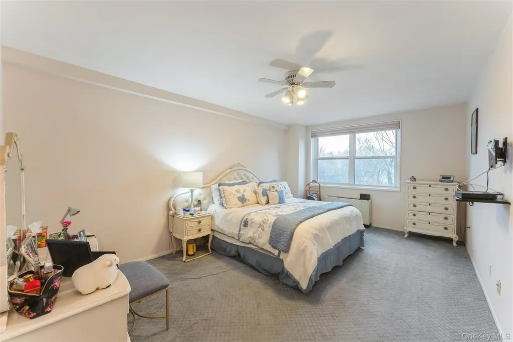 1 Kensington Gate Great Neck NY 11021
