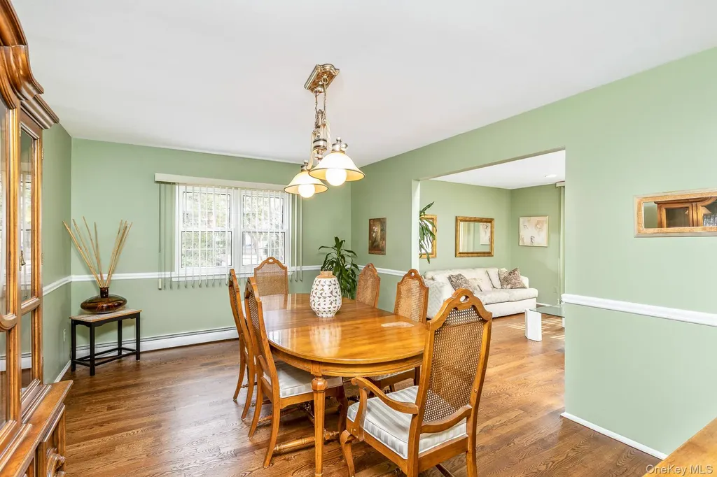 61 Hurtin Boulevard Smithtown NY 11787