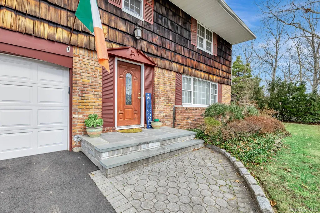 61 Hurtin Boulevard Smithtown NY 11787