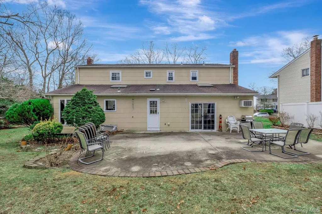 61 Hurtin Boulevard Smithtown NY 11787