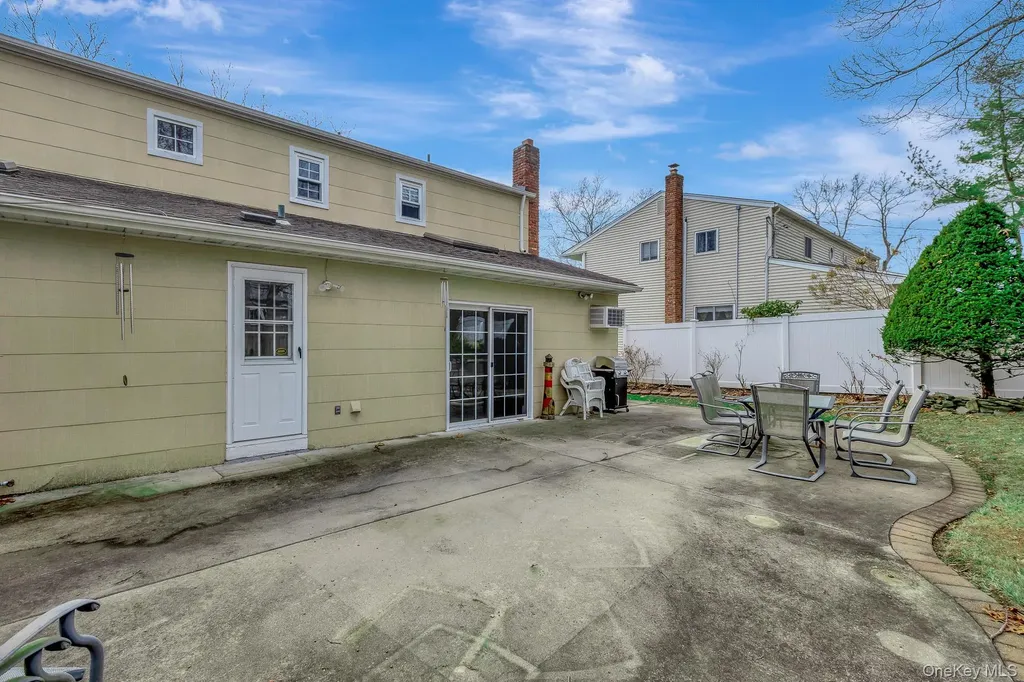 61 Hurtin Boulevard Smithtown NY 11787