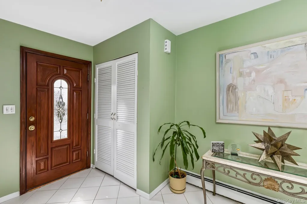 61 Hurtin Boulevard Smithtown NY 11787