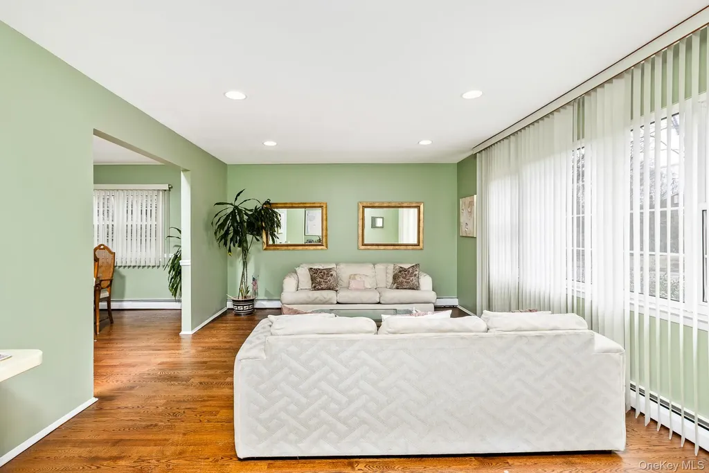 61 Hurtin Boulevard Smithtown NY 11787