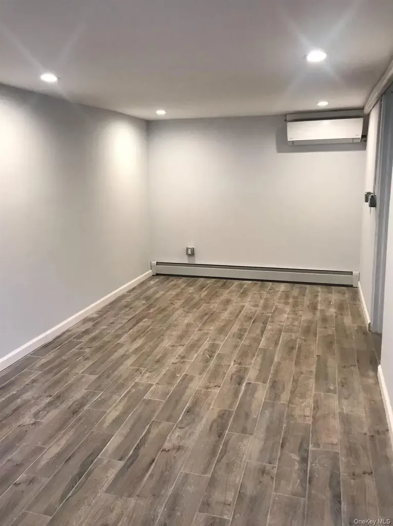 14849 58th Road Flushing NY 11355
