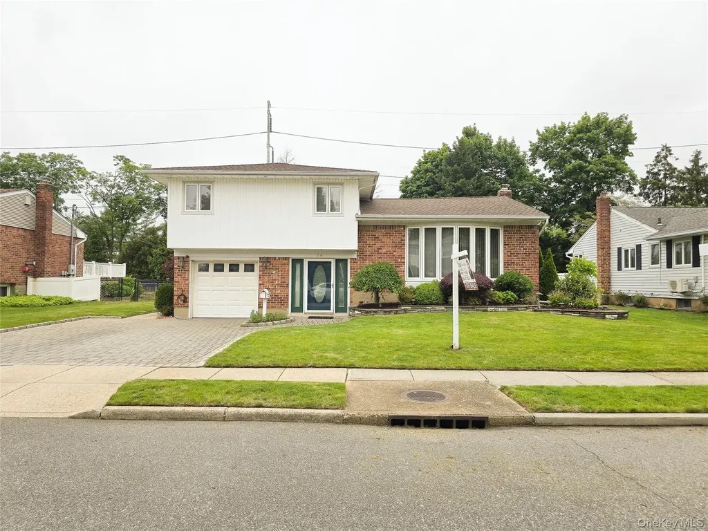 24 Edna Drive Syosset NY 11791