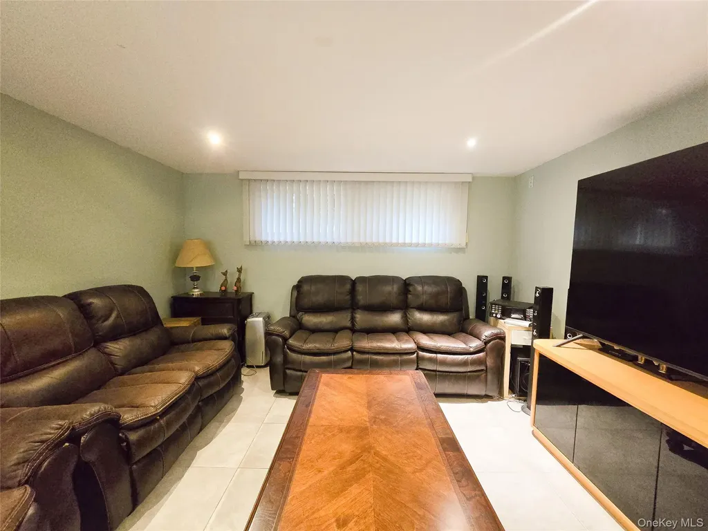 24 Edna Drive Syosset NY 11791
