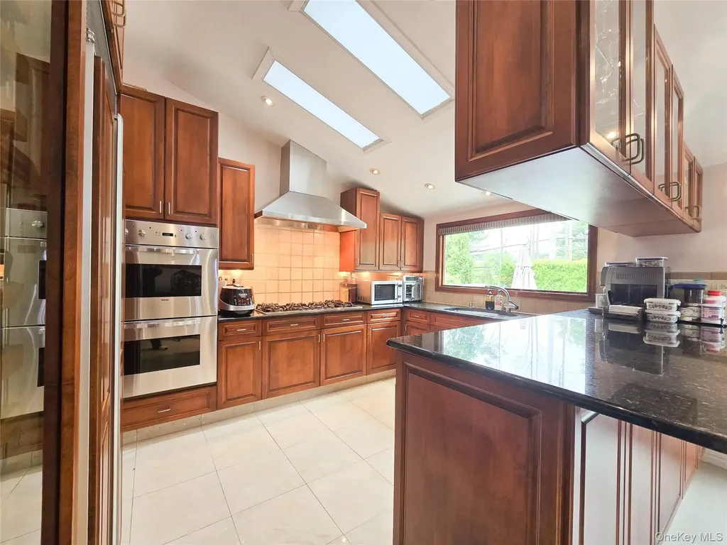 24 Edna Drive Syosset NY 11791