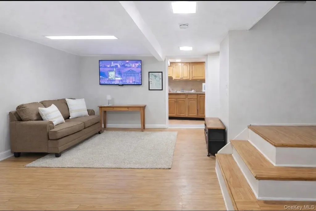 1925 Radcliff Avenue Bronx NY 10462