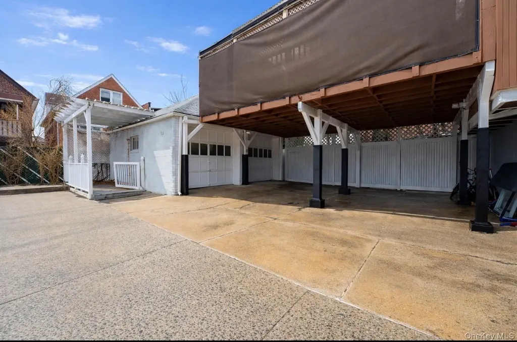 1925 Radcliff Avenue Bronx NY 10462