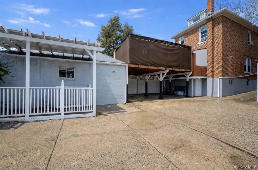 1925 Radcliff Avenue Bronx NY 10462
